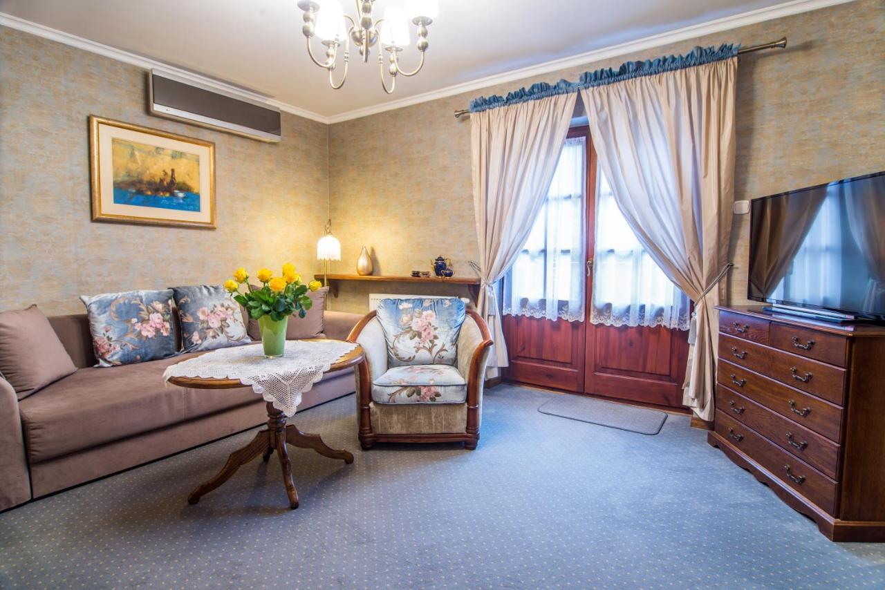 Hotel Dwa Ksiezyce 카지미에르즈 돌니 외부 사진