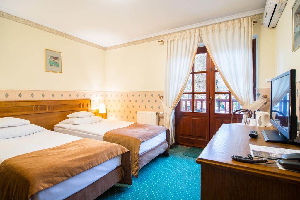 Hotel Dwa Ksiezyce 카지미에르즈 돌니 외부 사진