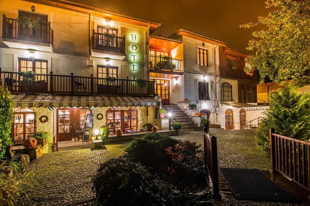 Hotel Dwa Ksiezyce 카지미에르즈 돌니 외부 사진